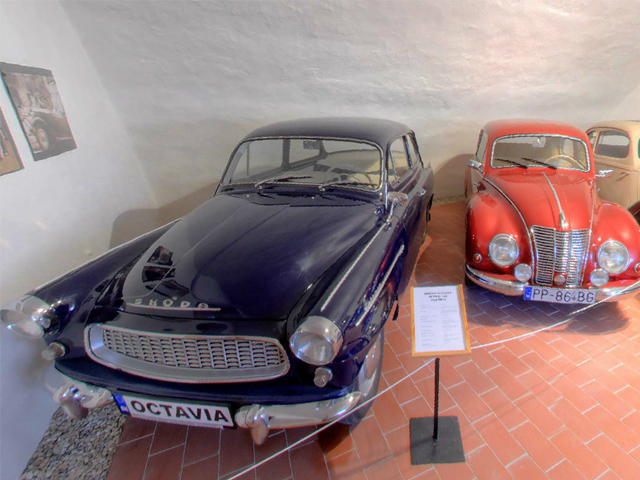 expozícia-historických-vozidiel-múzeum-hrad