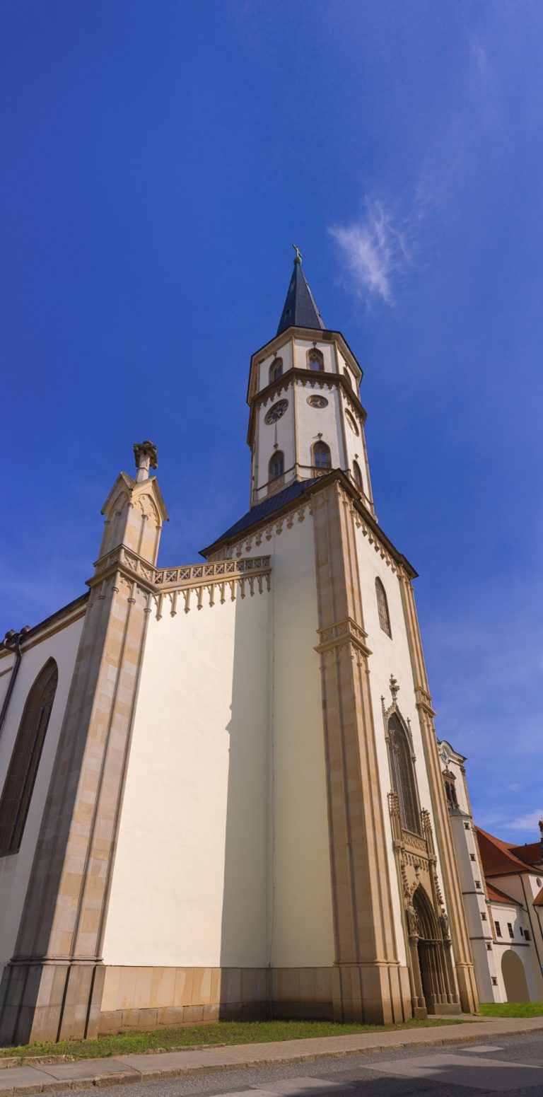 levoca-veza2020-768x1551-1